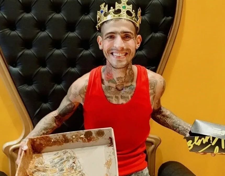 El Reto KINGPAPA: 4 kilos de salchipapa, 30 minutos y 10 millones en juego